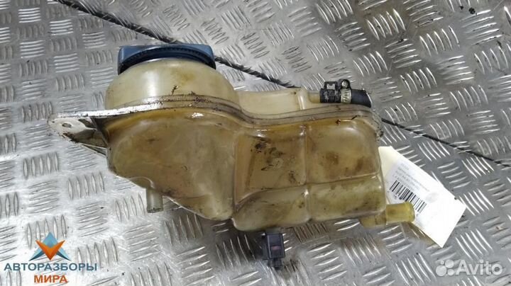 Бачок расширительный Audi A6 4A/C4 1997 8D0121403D