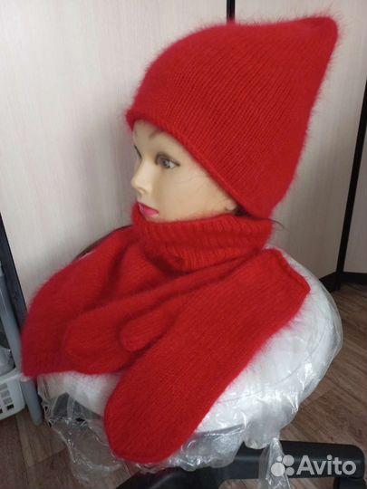 Комплект из пуха норки (бини, снуд, варежки)