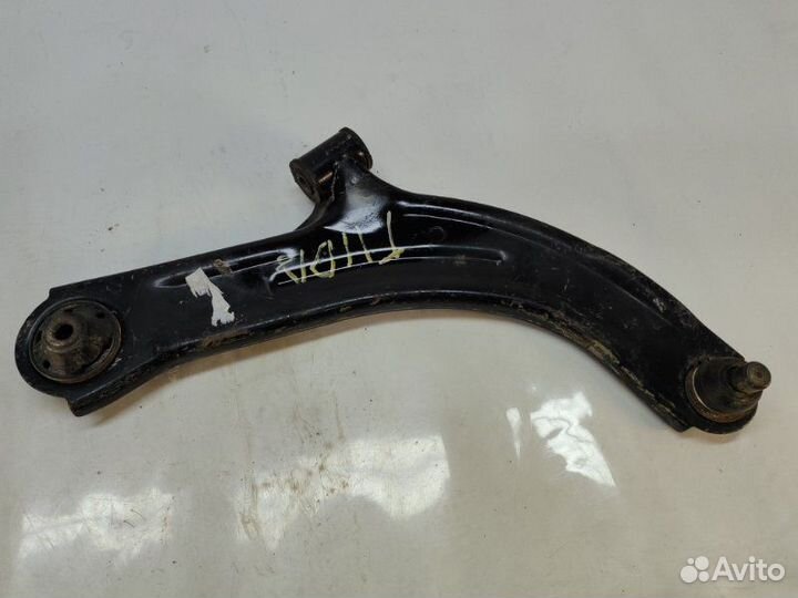 Рычаг подвески нижний передний правый Nissan Tiida
