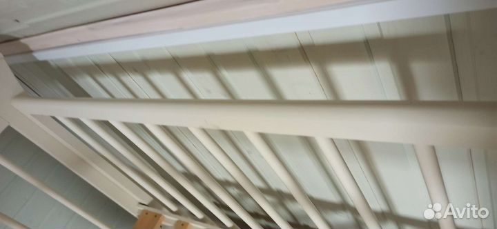 Детская кроватка с маятником и ящиком