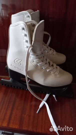 Коньки детские фигурные белые 32 размер