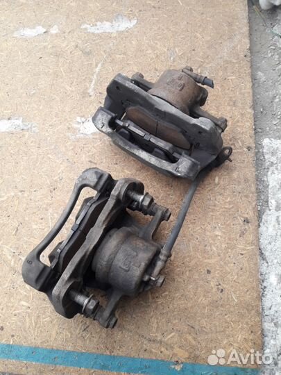 Toyota Corolla E15 / Суппорта Передние