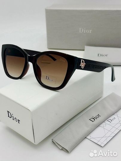 Солнцезащитные очки dior