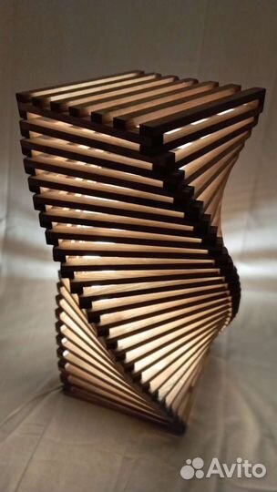 Лампа настольная