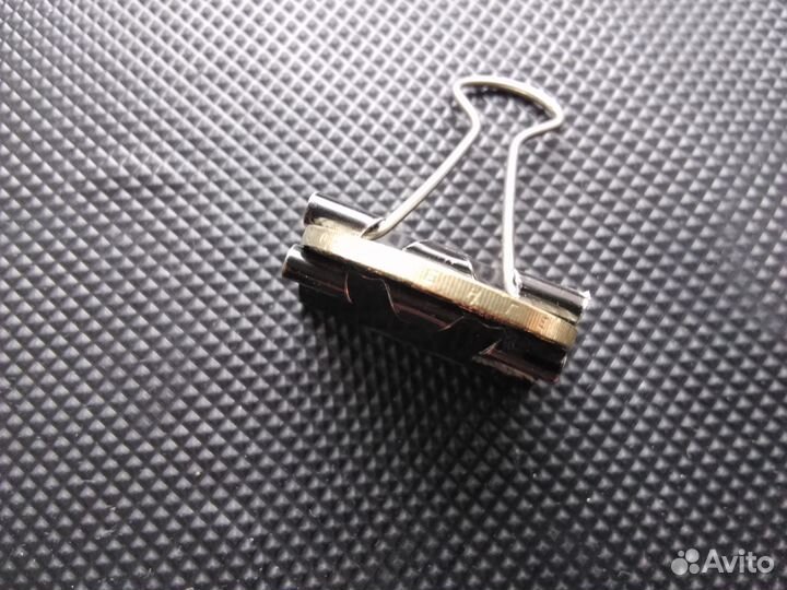 100 тенге 2002 года в блеске, капсула