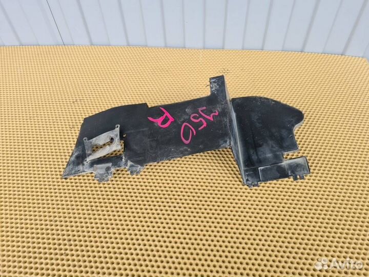 Дефлектор радиатора передний правый Infiniti Ex25