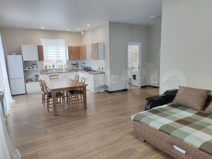 Дом 161 м² на участке 5,5 сот.