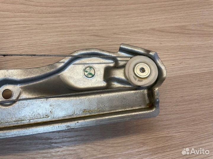 Стеклоподъемник передний правый LADA X-Ray