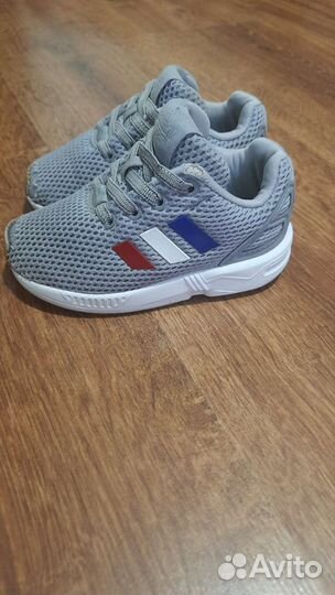 Кроссовки adidas