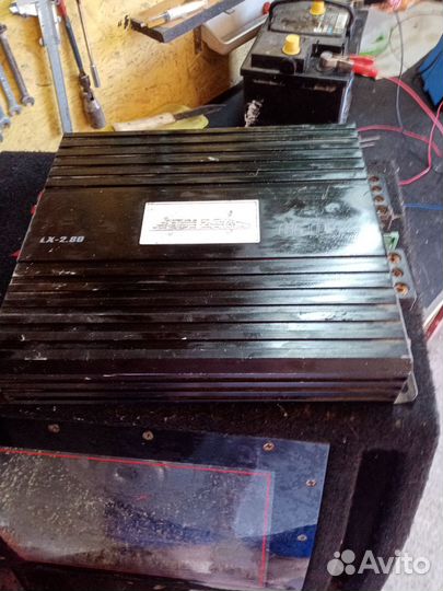 Сабвуфер и усилитель в автомобиль