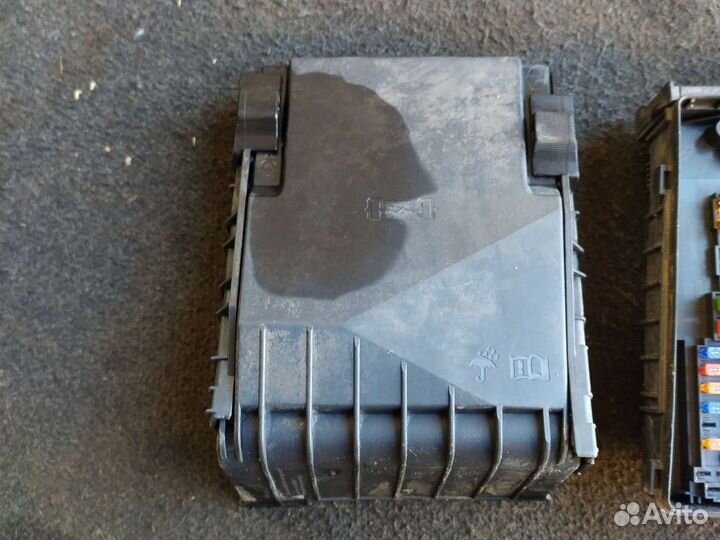 Блок предохранителей skoda superb 2008 года