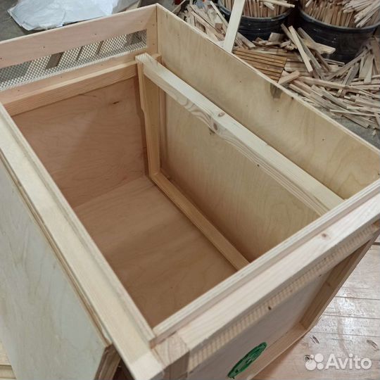 Ящики под пчелопакеты, рамконосы