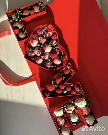 Клубника в шоколаде коробка Мама,Лавью