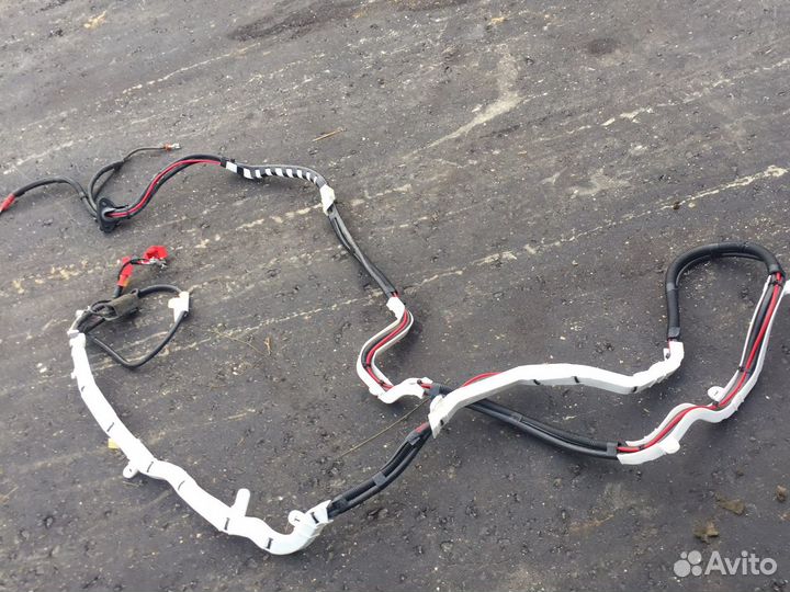 Плюсовой кабель на volvo XC 90