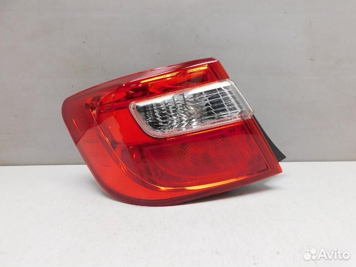Фонарь задний наружный левый Toyota Camry