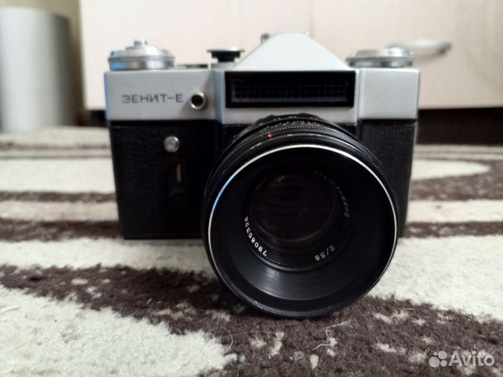 Фотоопарат зенит е