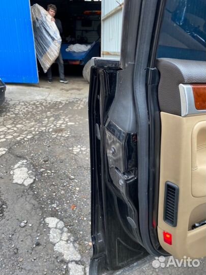 Дверь боковая передняя левая Volkswagen Touareg 7L