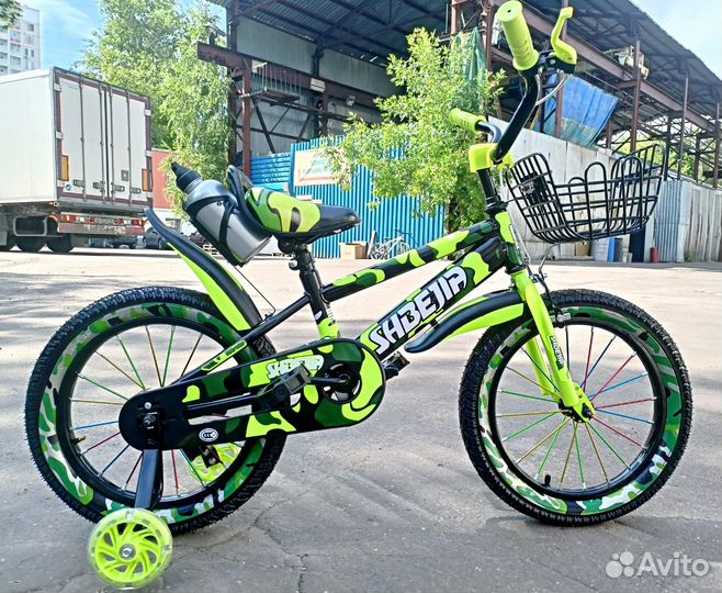 Детский велосипед четырехколесный 16 размер колес