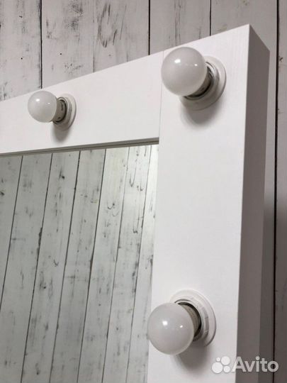 Зеркало с лампочками