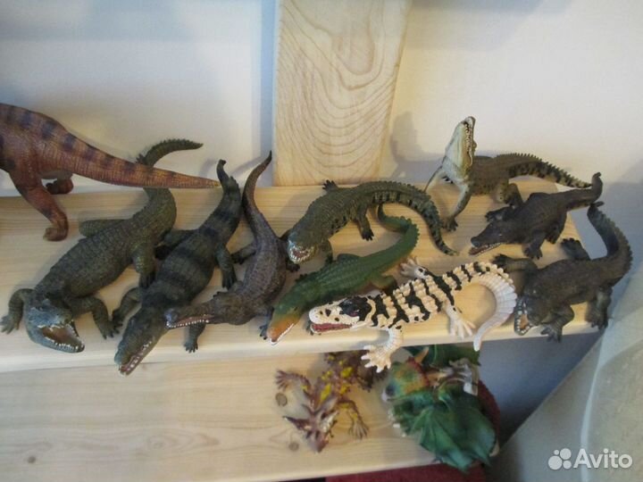 Фигурки динозавров, животных Schleich и др