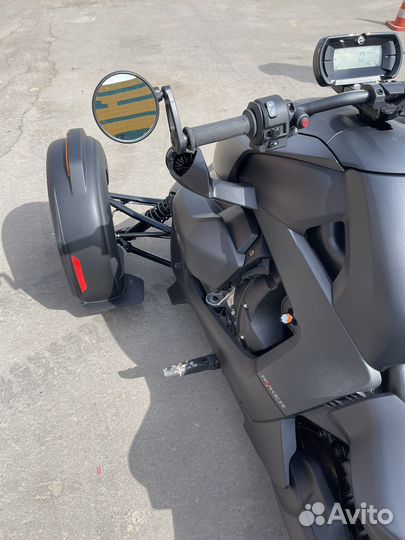 Трицикл райкер 900