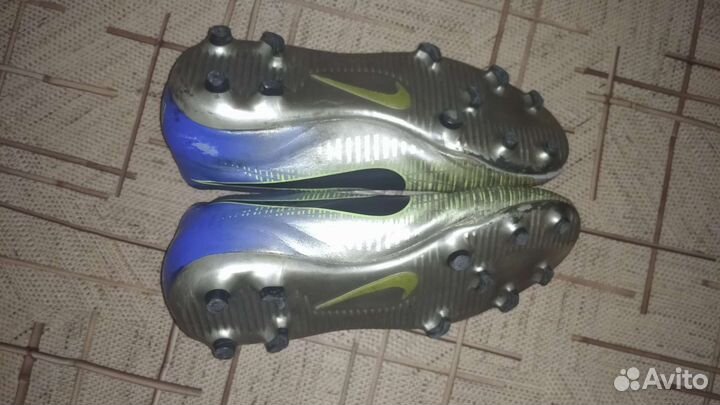 Футбольные бутсы