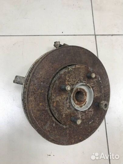 Кулак поворотный передний правый Mitsubishi Colt