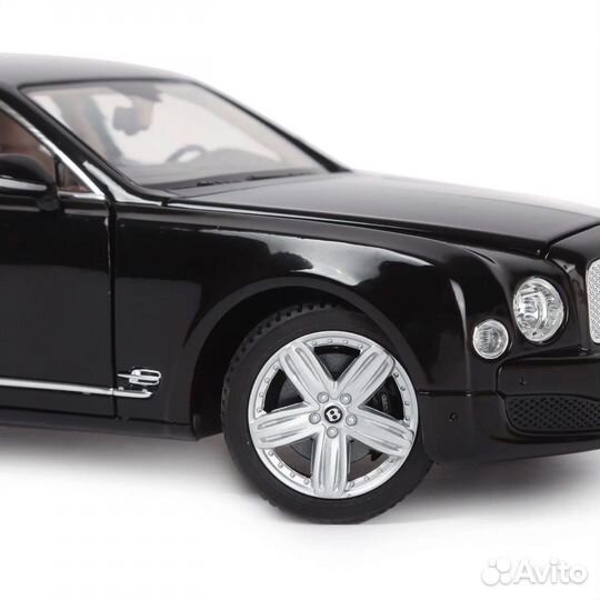 Коллекционная модель 1:18 Bently Mulsanne Rastar