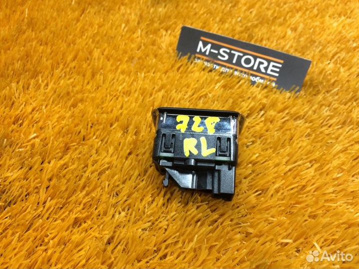 Кнопка стеклоподъемника задняя левая Mercedes-Benz