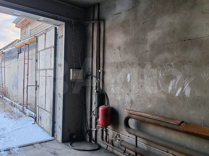 Гараж, > 30 м²