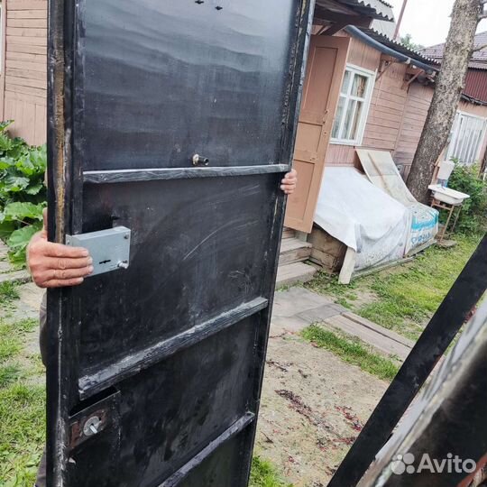 Дверь входная металлическая