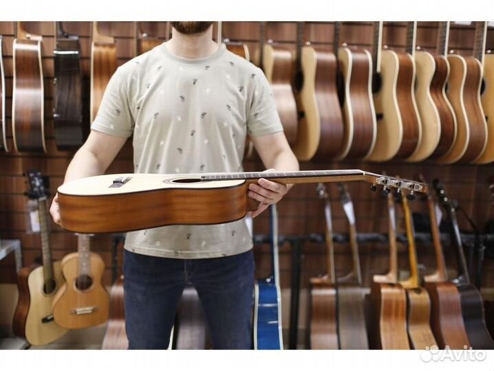 Martinez MC-18S-JUN Классическая гитара 3/4 с чехл