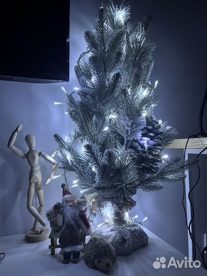 Елка искусственная заснеженная