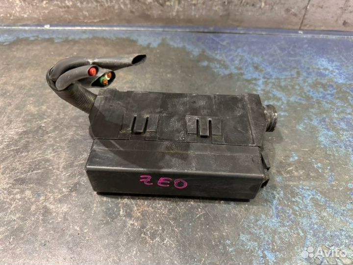 Блок предохранителей Nissan Leaf ZE0 EM61