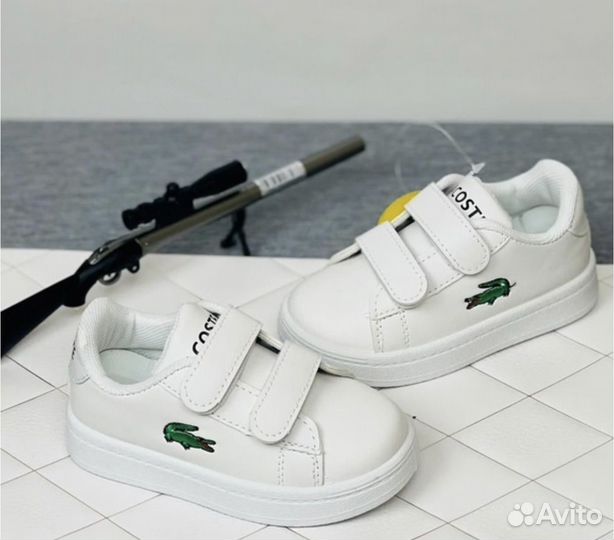 Кроссовки на липучке lacoste детские