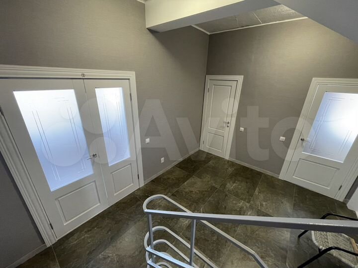 Дом 300 м² на участке 12,1 сот.