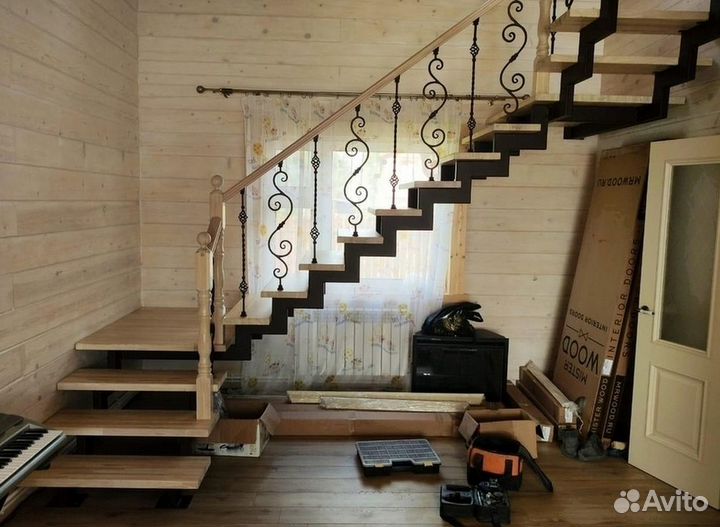 Лестница на второй этаж