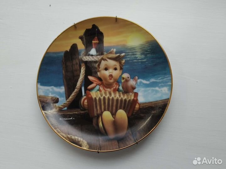 Тарелка настенная Hummel Goebel