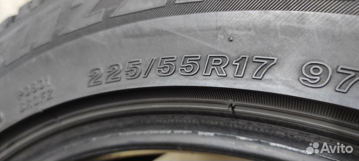 Bridgestone Blizzak Revo GZ 225/55 R17