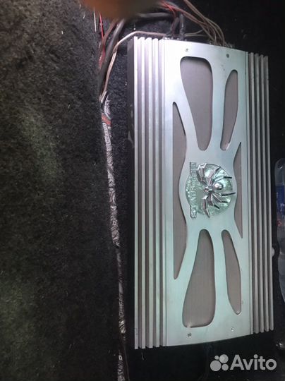 Автомобильный усилитель