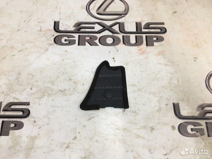 Дефлектор радиатора задний правый Toyota Rav4