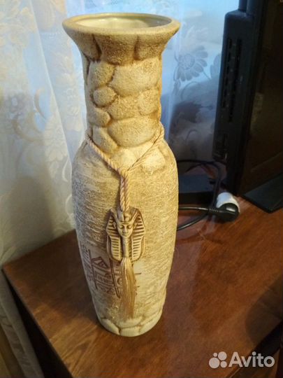 Ваза в египетском стиле