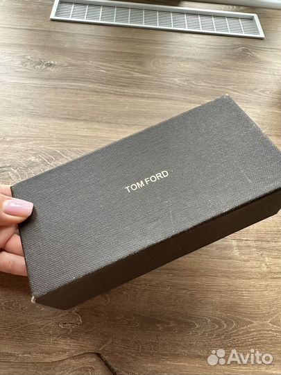 Солнцезащитные очки TOM ford