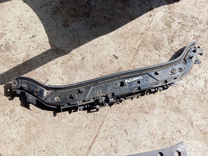 Панель передняя Телевизор Renault Megane 2