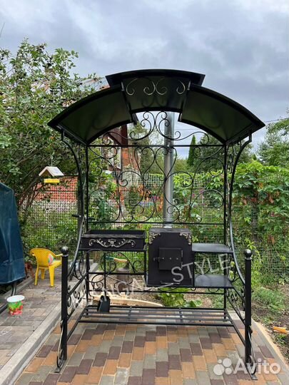 Мангал с крышей