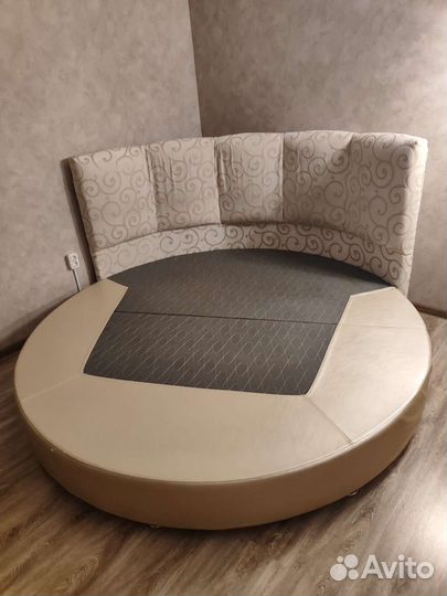 Круглая кровать