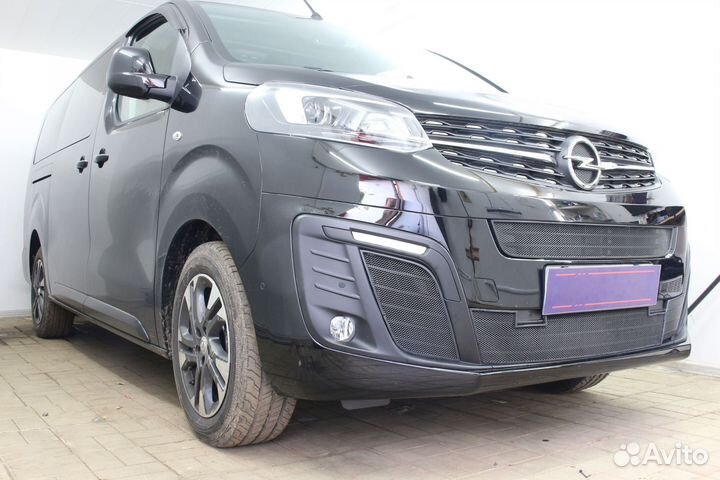 Защитная сетка радиатора боковые черная Opel Zafir