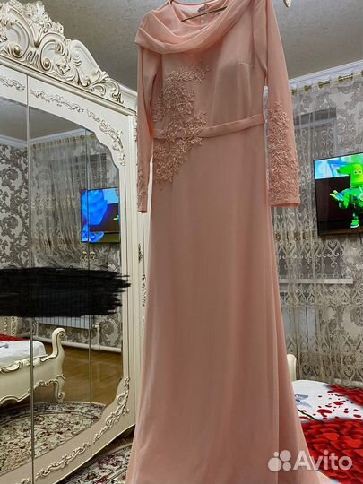 Вечернее платье