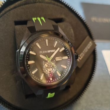 Новые часы Philipp Plein Sport,оригинал, кварцевые