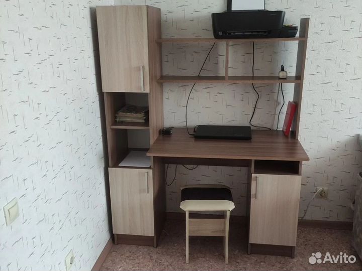 Письменный стол для школьника